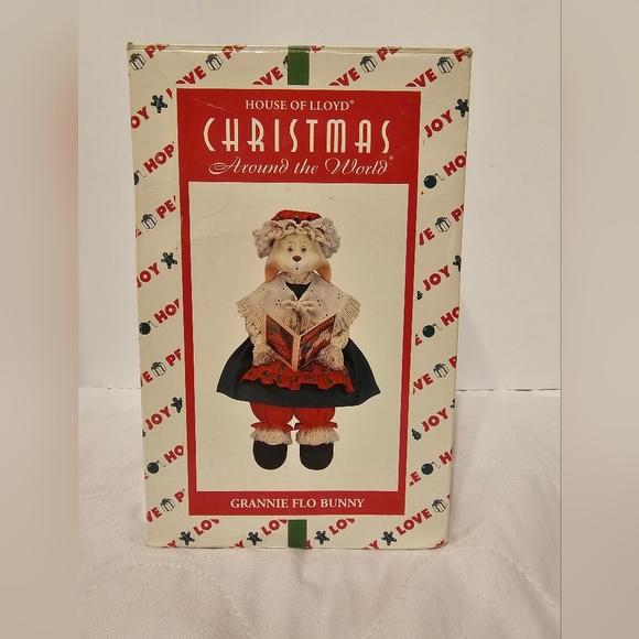 House of Lloyd Christmas Around the World Grannie Flo Bunnie - Picture 2 of 6